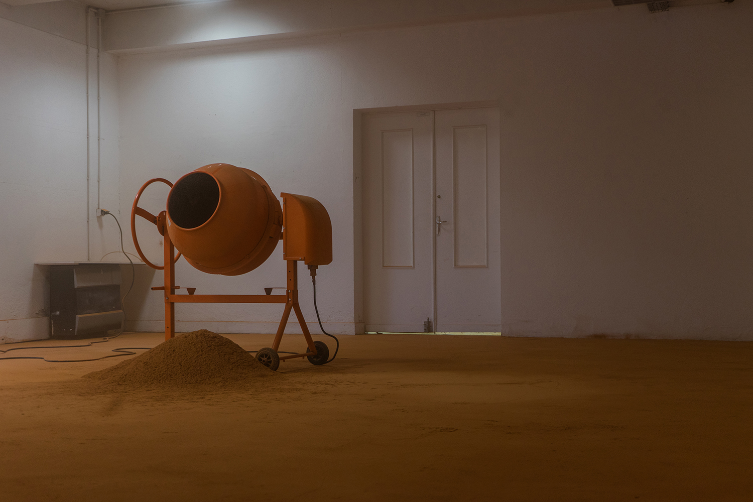 Rolling stones shovels, installation pelles en terre cuite