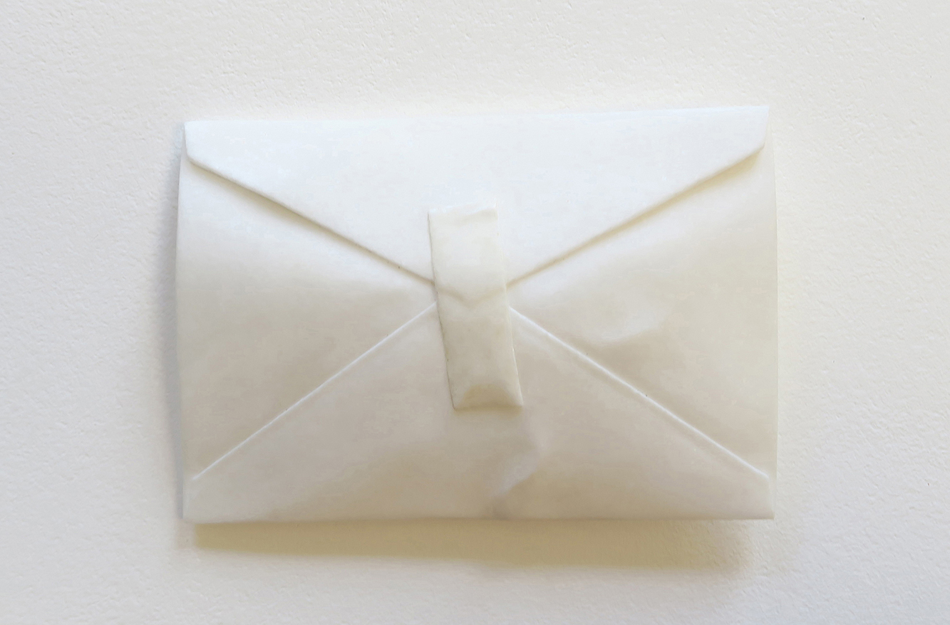 Lettre morte, 2016  - Marbre blanc 17,5 x 12 x 3 cm.